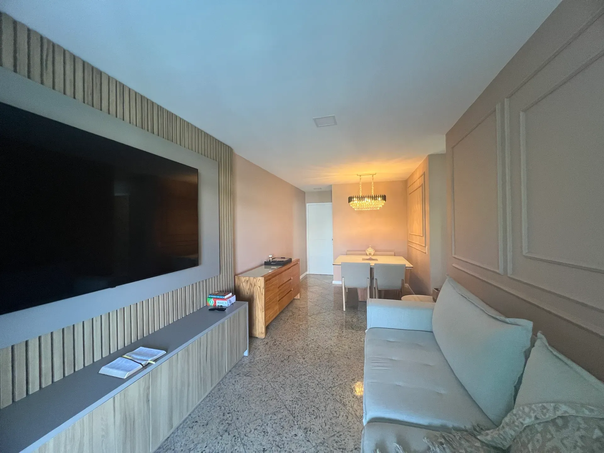 Furnished 90 m² apartment with a suite and 3 bedrooms — photo 24