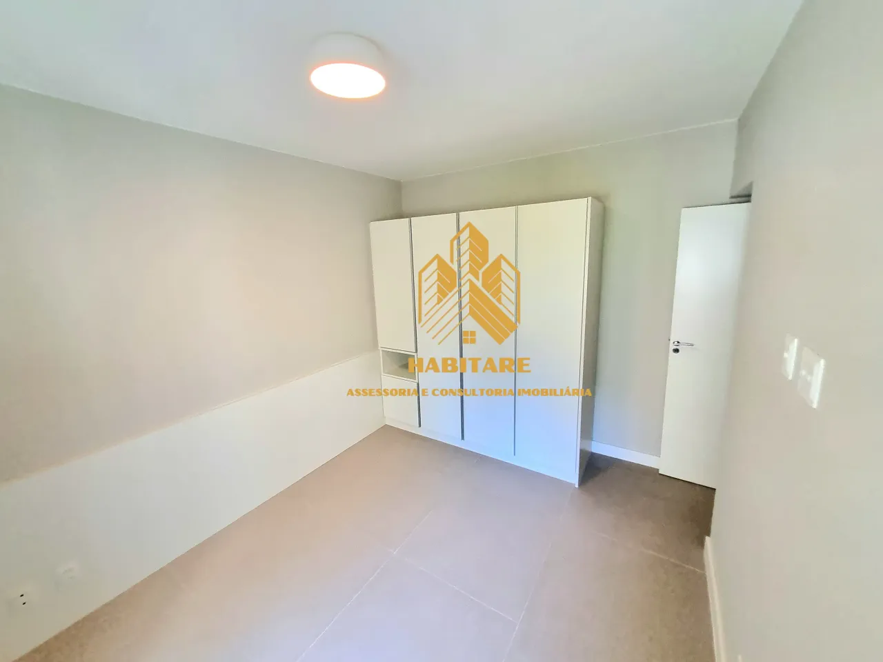 Квартира з 3 спальнями та 3 ванними з балконом і паркомісцем — photo 16