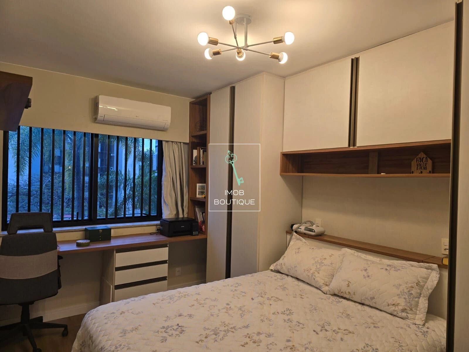 Furnished apartment, 88 m², with a glass-enclosed balcony — photo 17