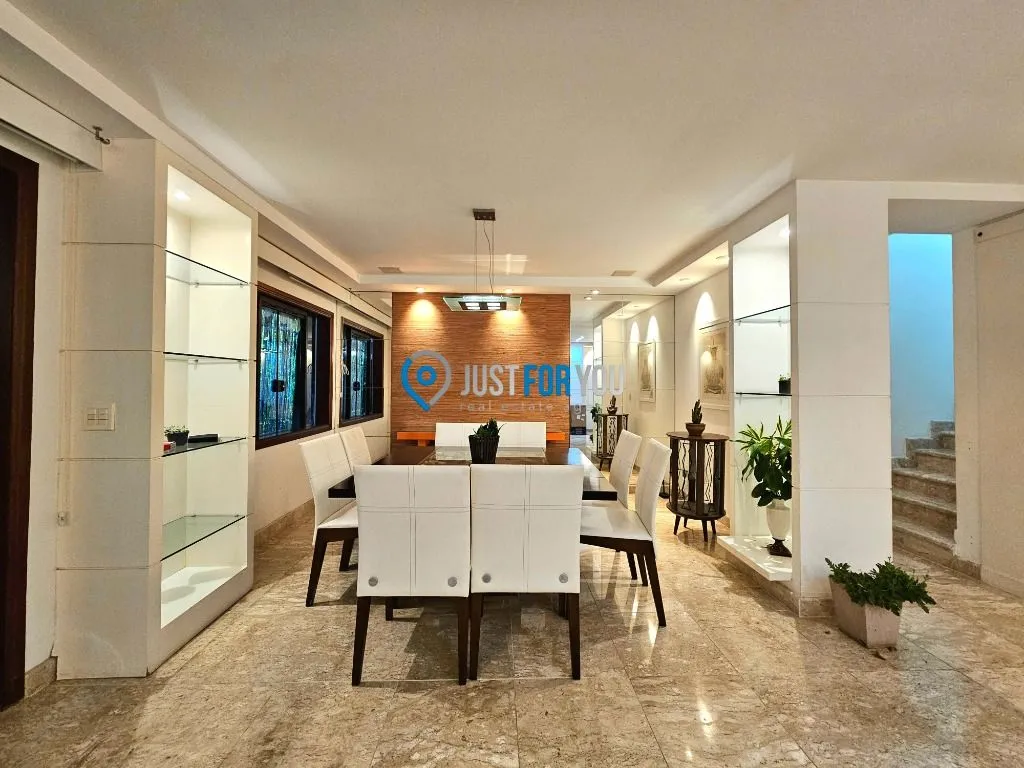 Furnished 4-bedroom house with 5 bathrooms and 350 m² — photo 12