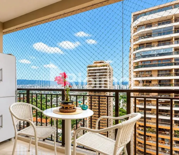 Apartamento de 1 quarto com varanda e box de vidro