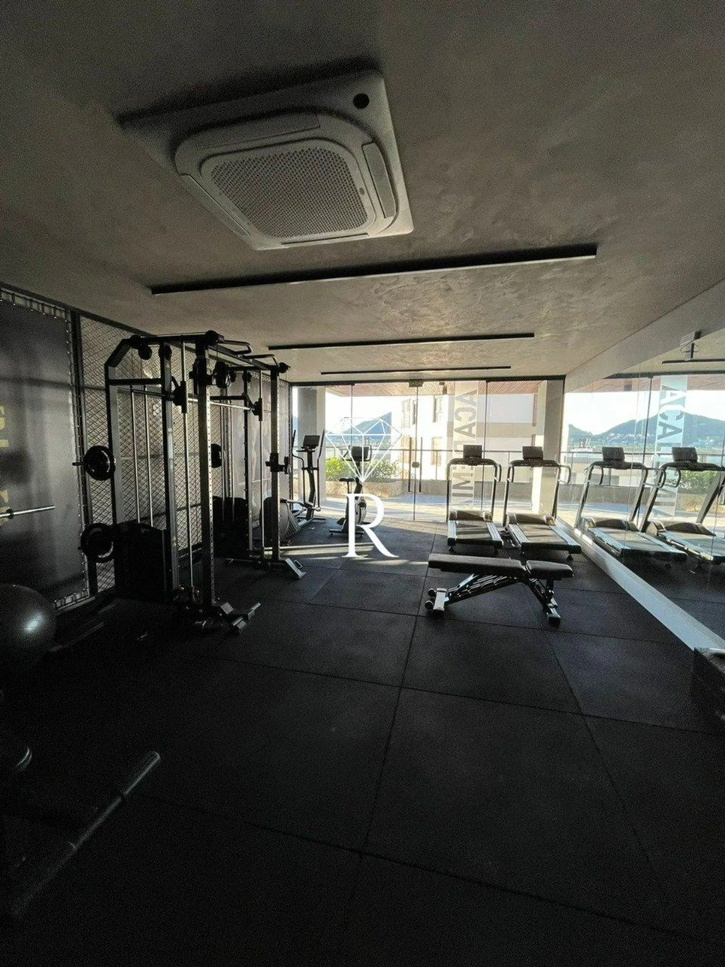 3-bedroom apartment with a grill on the balcony — photo 42