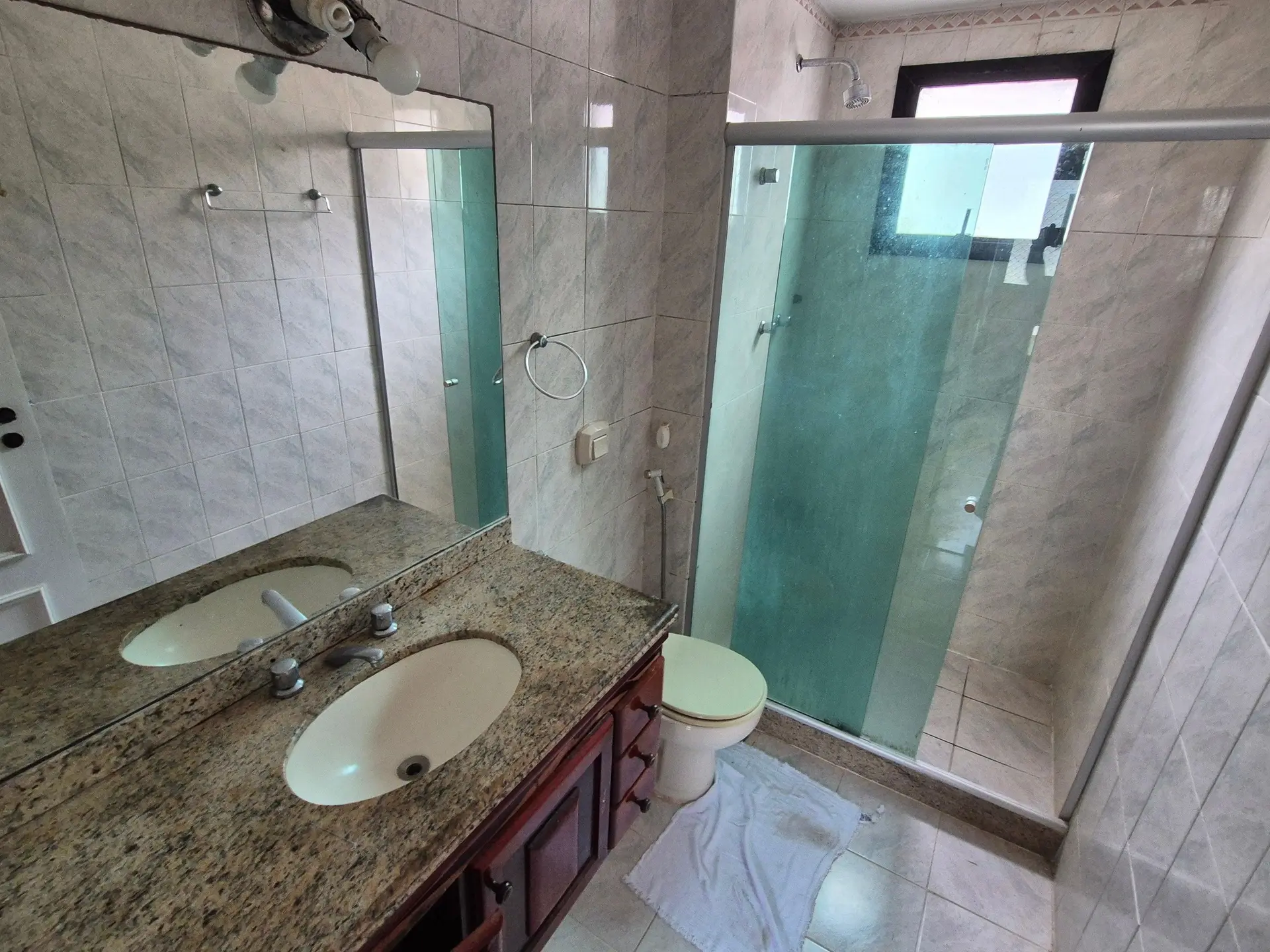 Rental apartment with 4 bedrooms and 3 en-suite baths — photo 33