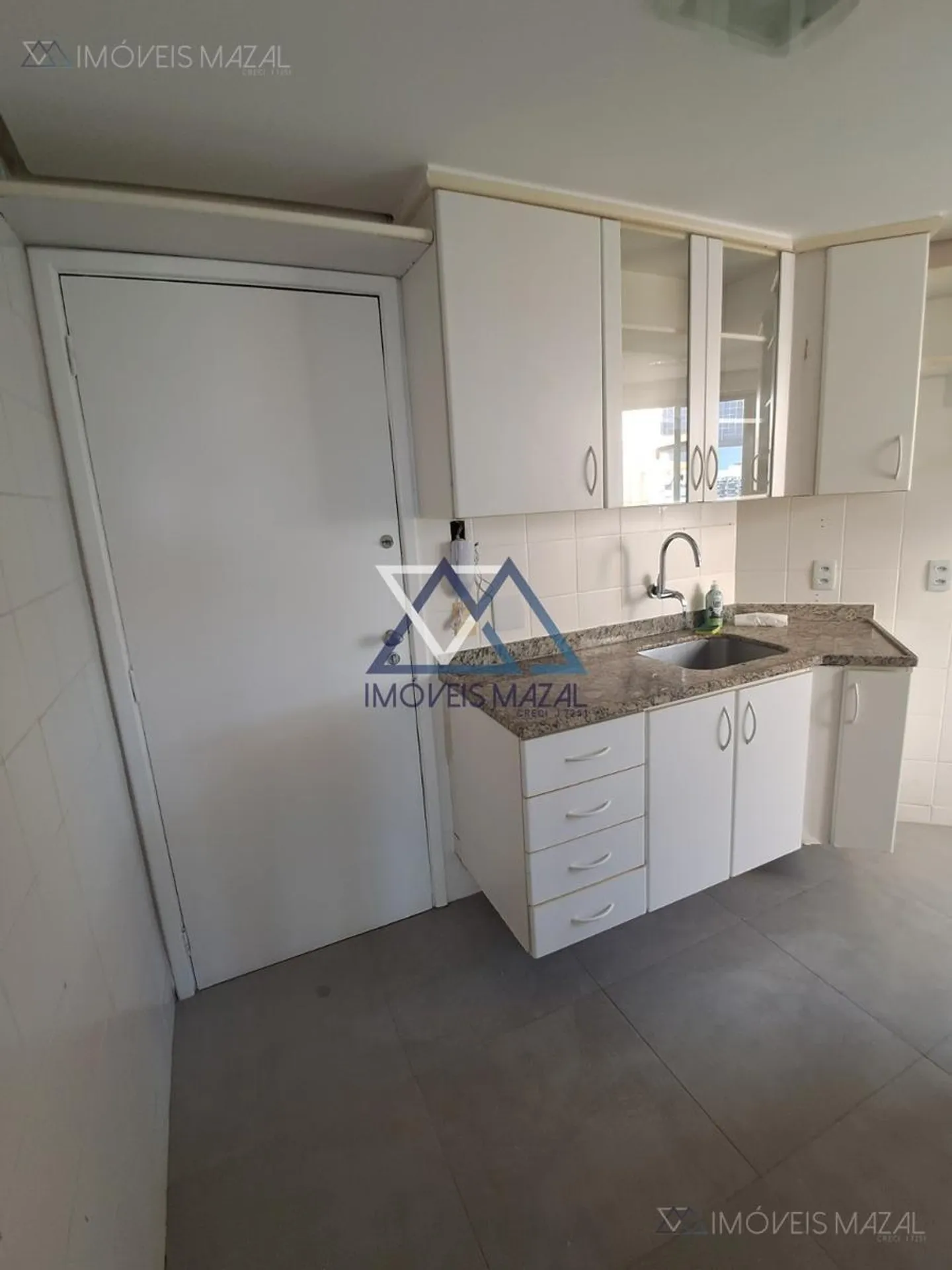 Rental apartment with 3 bedrooms and 4 bathrooms — photo 44