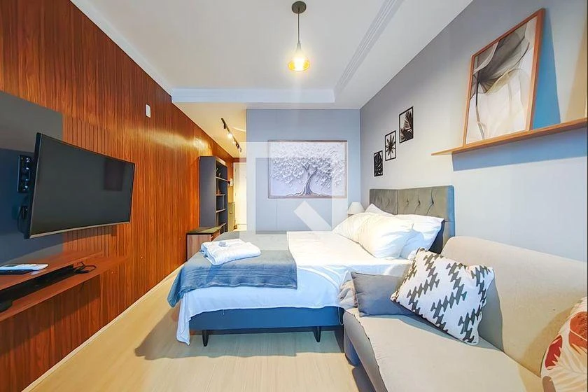 One-bedroom apartment in a building with a gym — photo 15