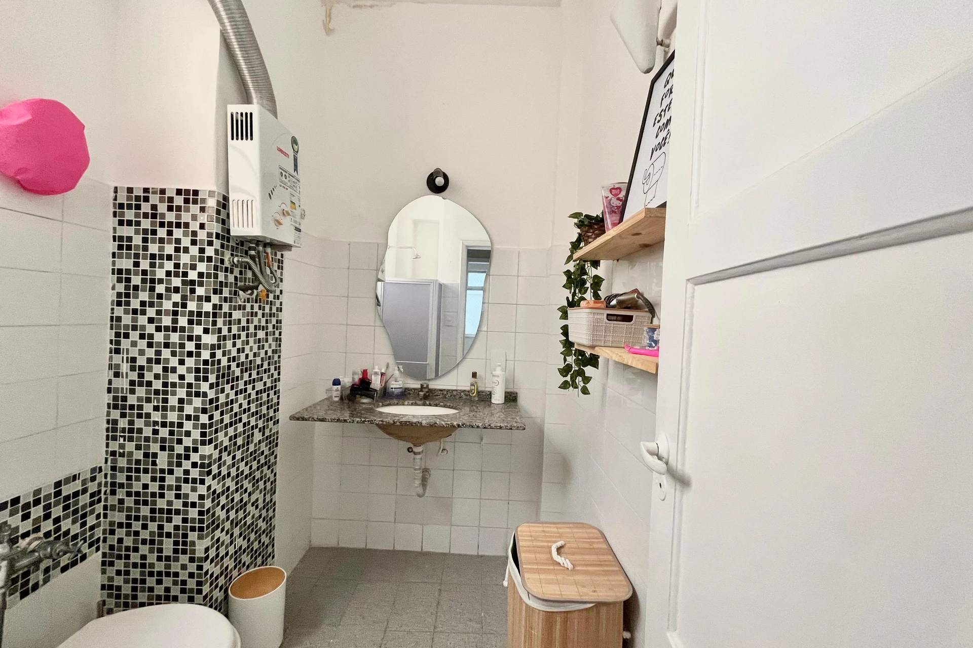 Furnished apartment with 2 bedrooms and 1 bathroom — photo 11