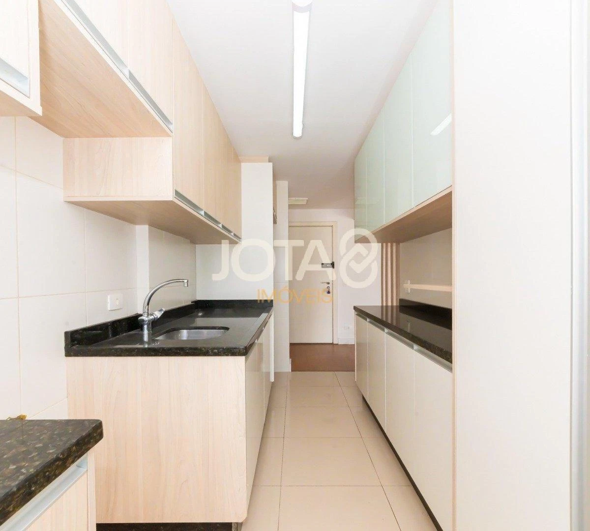 2-bedroom apartment in a building with a gym — photo 20