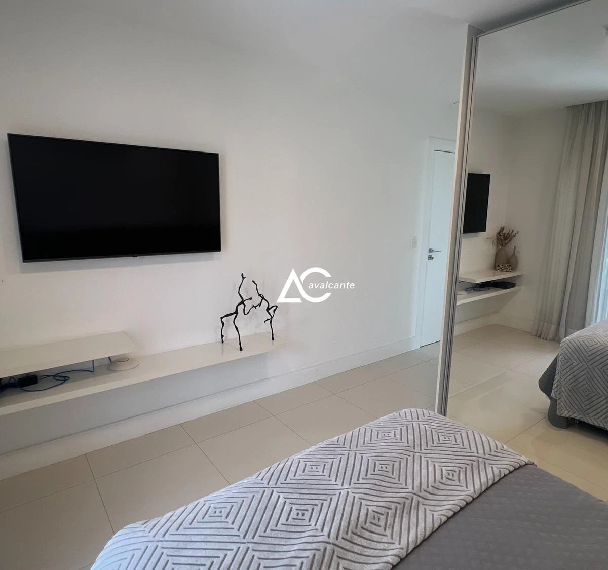 Furnished 4 en-suite home with 400 m² — photo 32