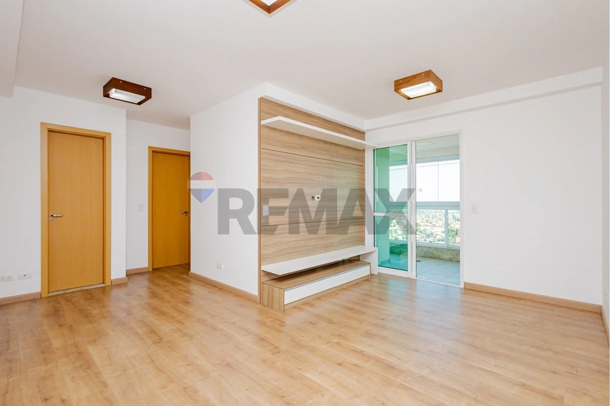 2-bedroom apartment with balcony and 2 parking spaces — photo 11