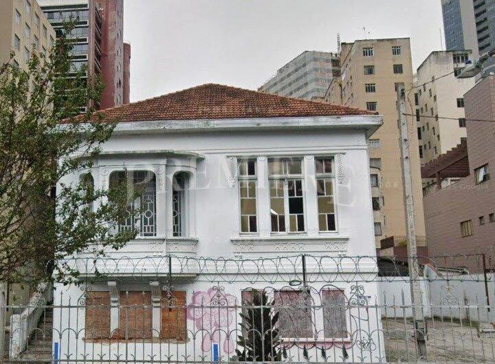 House 501 m² with 2 parking spots and 2 bathrooms