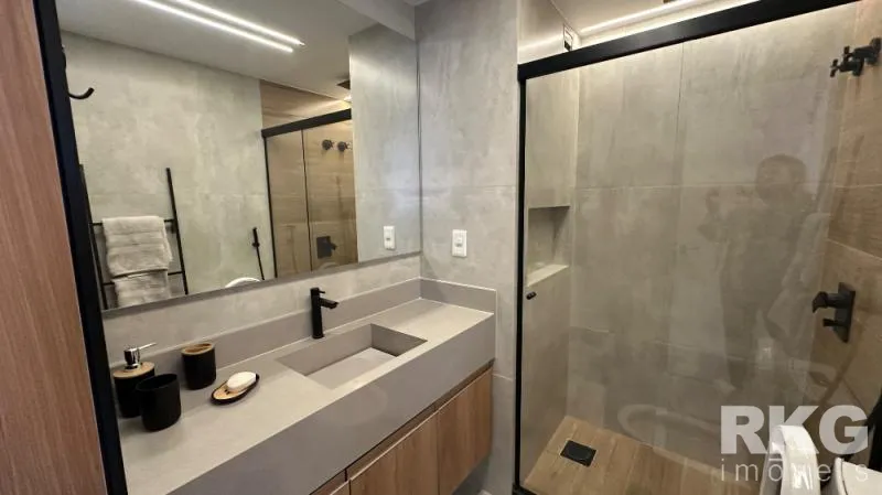 Furnished 1-bedroom apartment with open-plan kitchen — photo 15