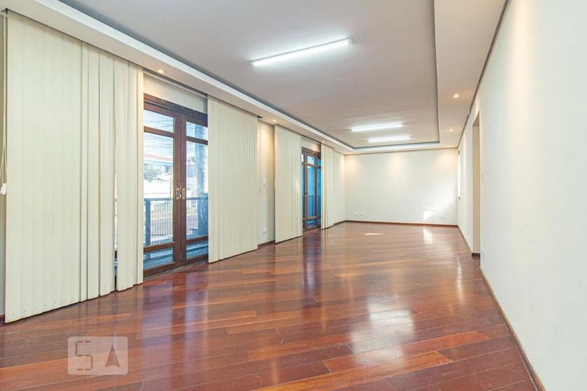 House with 5 bedrooms and a private BBQ garden