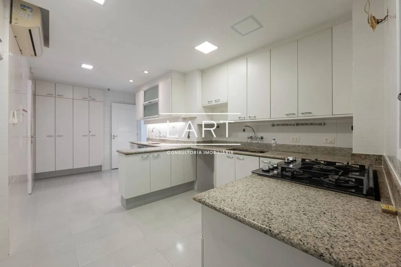 Apartamento de 3 dormitórios com home office e 310 m² — photo 23
