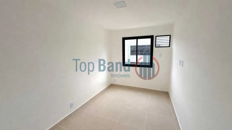 1-bedroom apartment with a balcony and open kitchen — photo 11