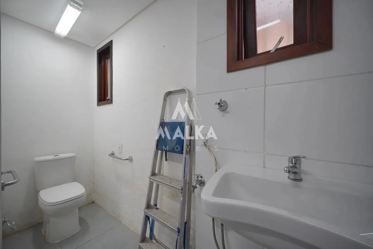 180 m² house with a mountain view and a home office — photo 34