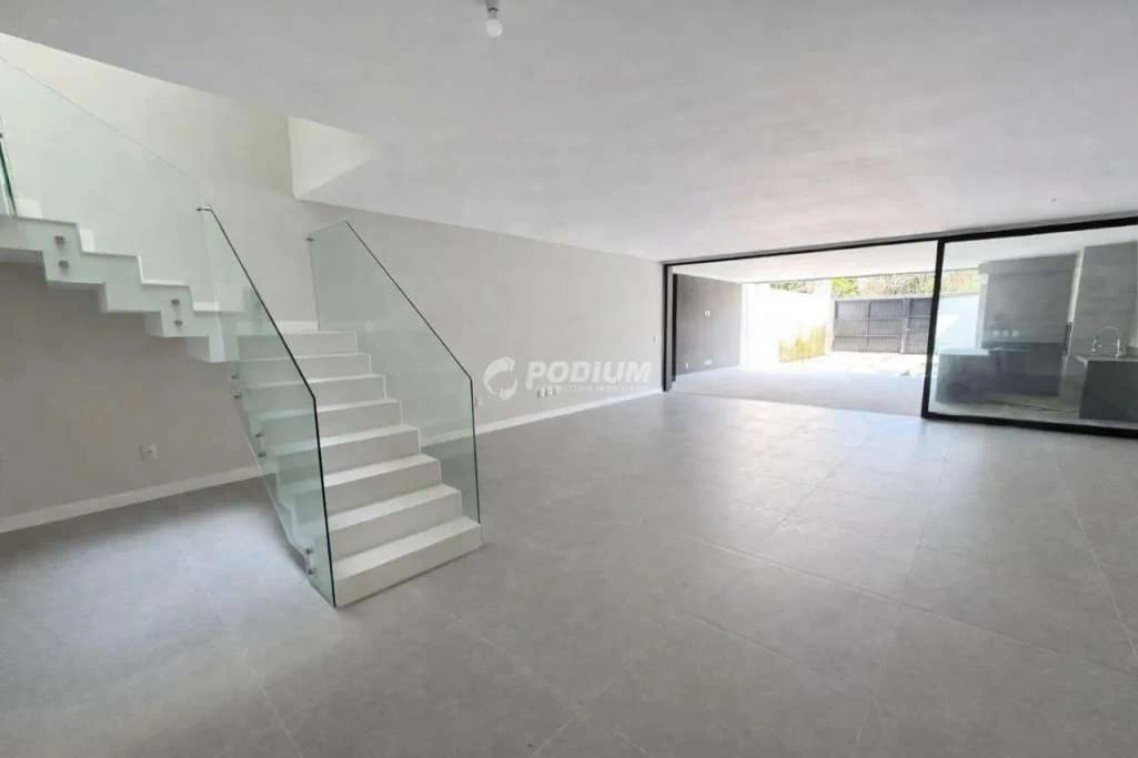 Casa de 462 m² com jardim privativo e 4 suítes — photo 4