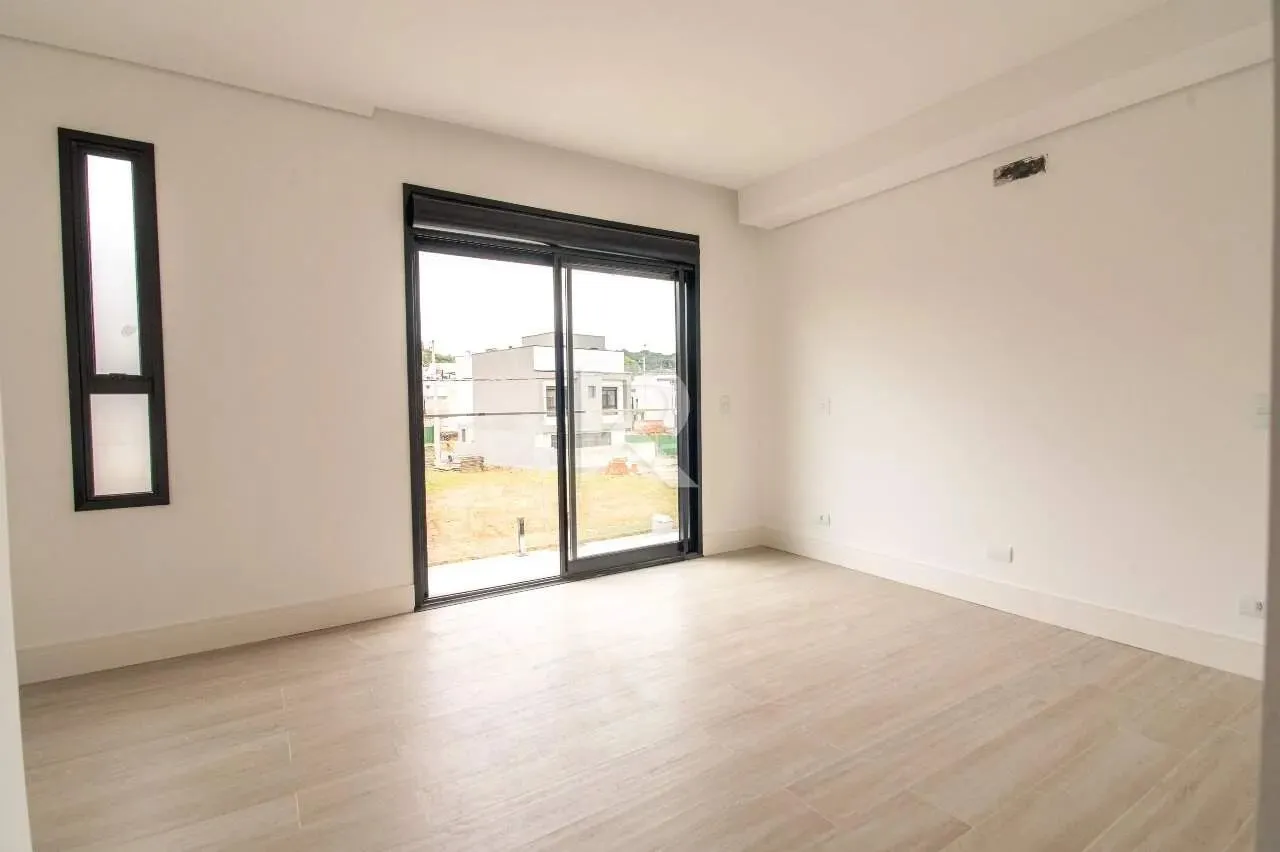 Two-level house with 3 en-suite bedrooms and 2 spots — photo 13