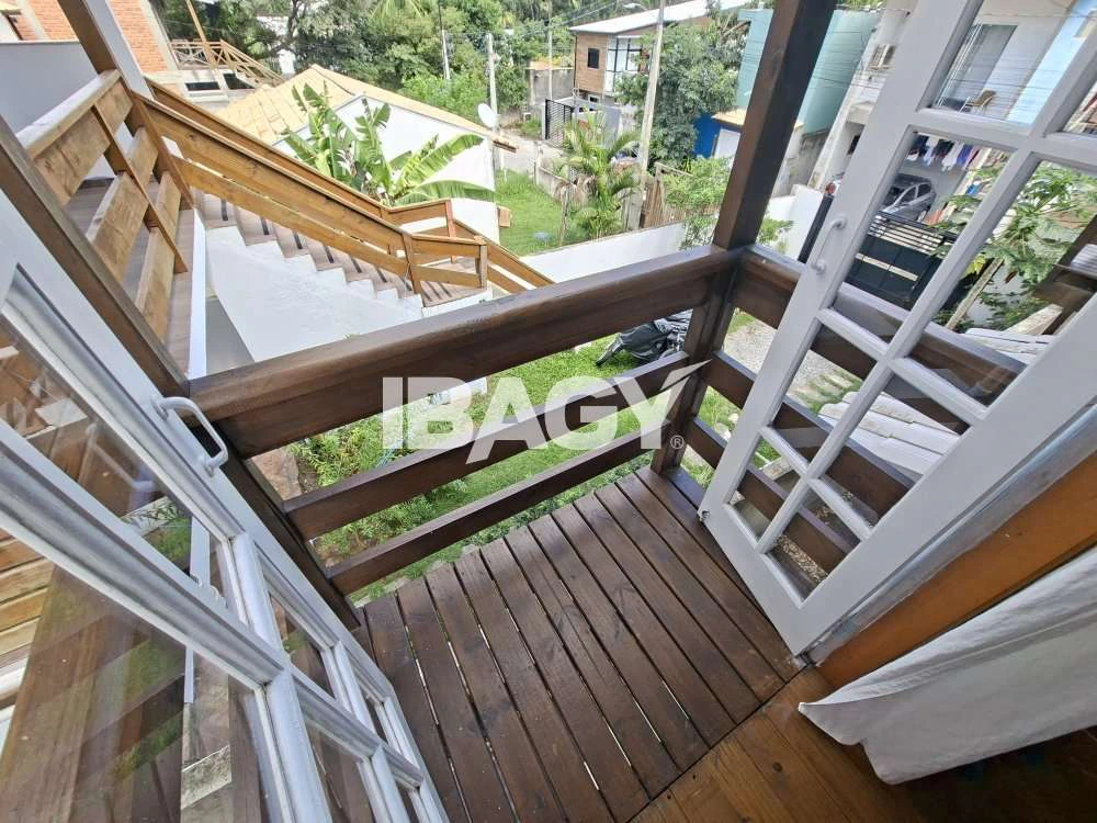 House with 2 bedrooms and an open-plan kitchen — photo 5