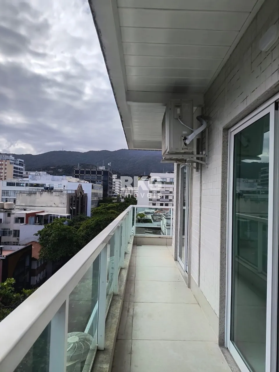 Apartamento para alugar com varanda, 3 quartos e 4 banheiros — photo 11