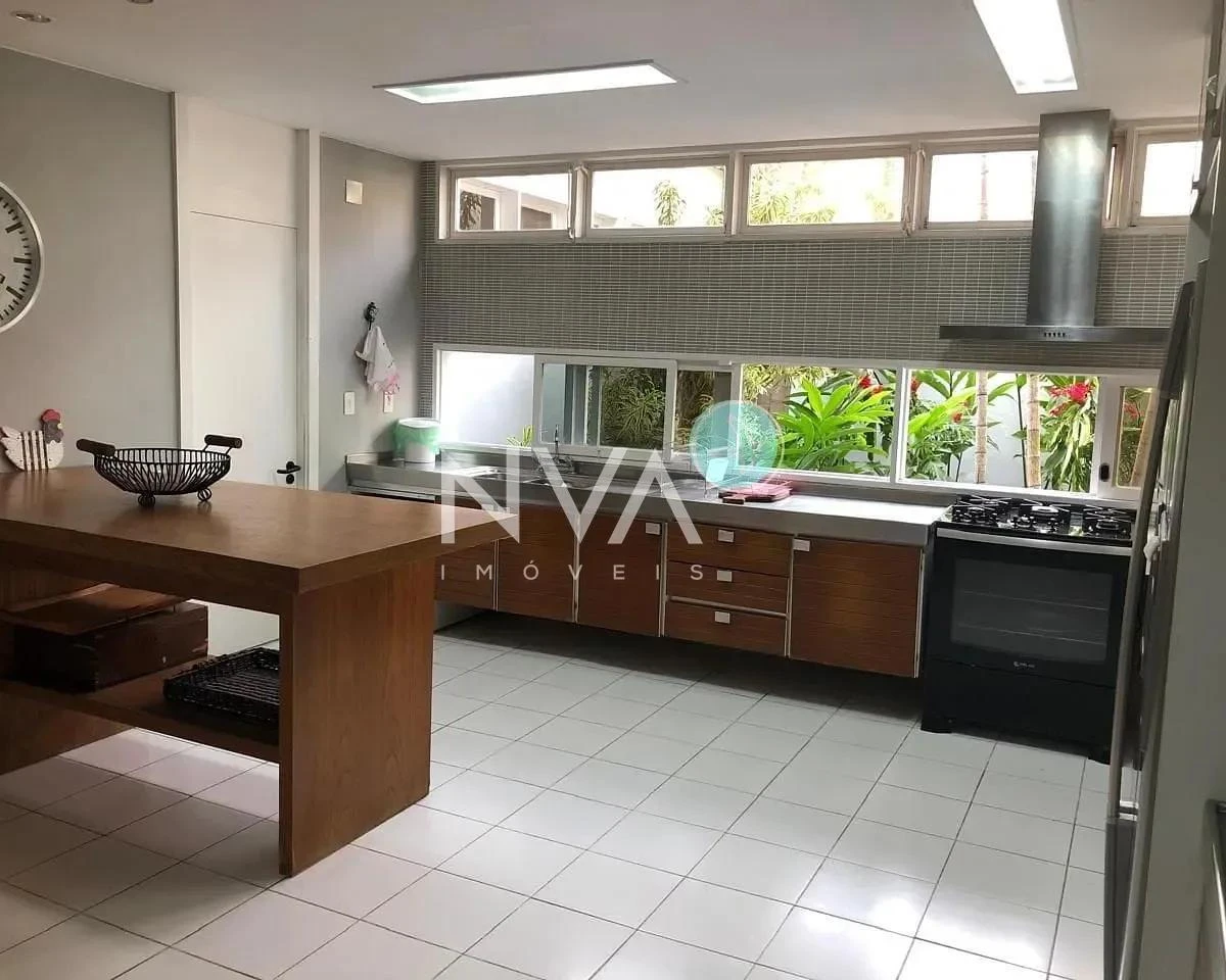 Furnished 1290 m² house with 5 bedrooms and 4 parking — photo 2