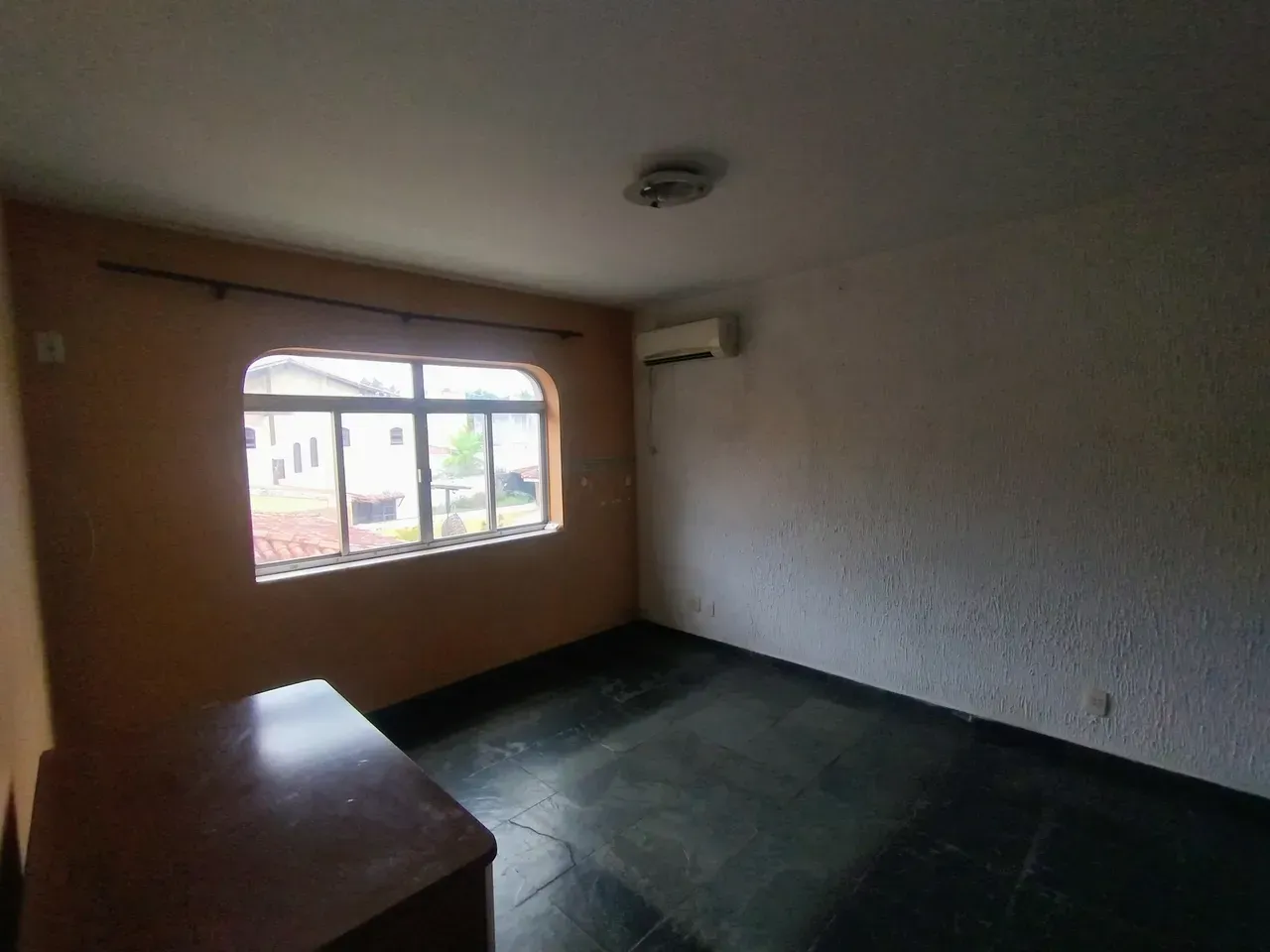 Casa com 4 quartos, 5 banheiros e 4 vagas — photo 14