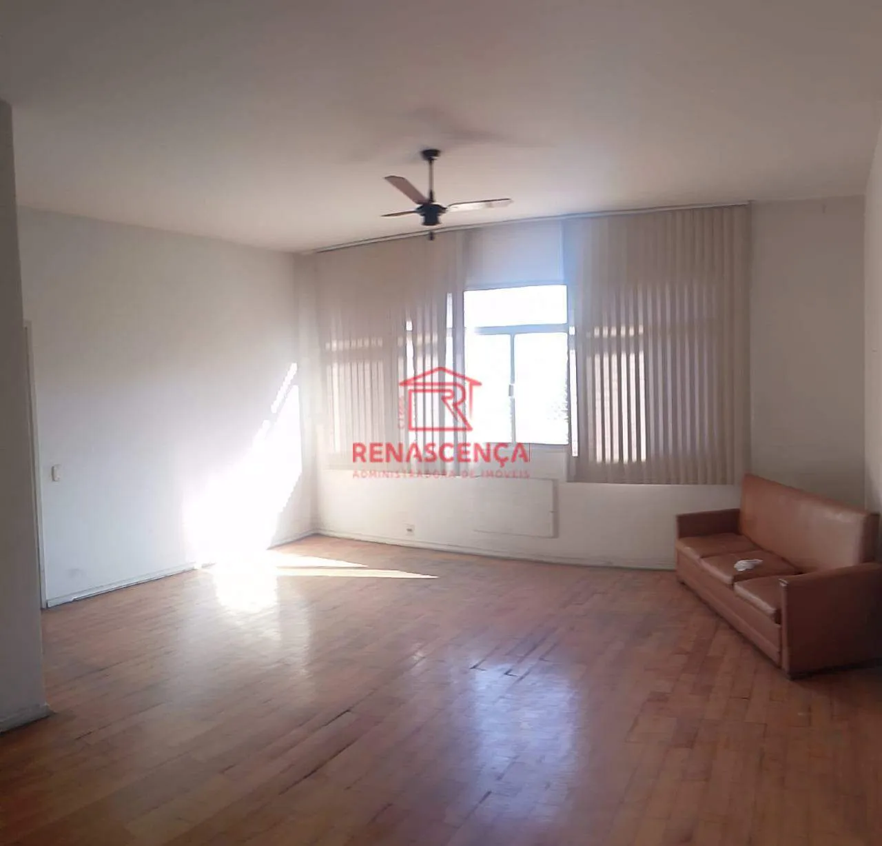 3-bedroom apartment with a gas stove — photo 4