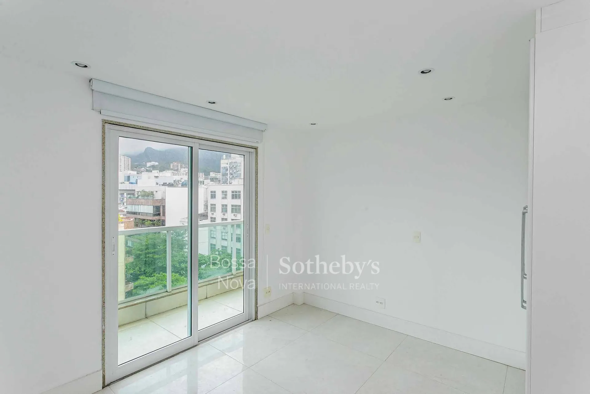 3-bedroom apartment with a private BBQ — photo 8