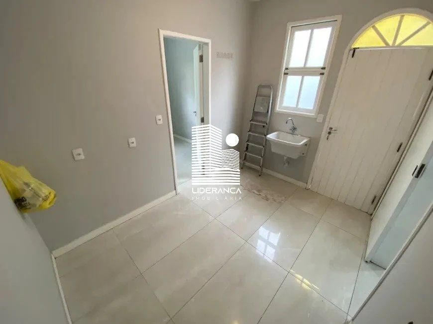 4-bedroom house with private garden and BBQ area — photo 14
