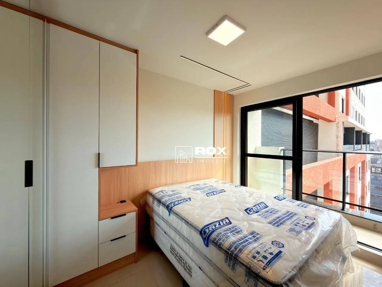 Furnished 1-bedroom apartment with a private BBQ — photo 18