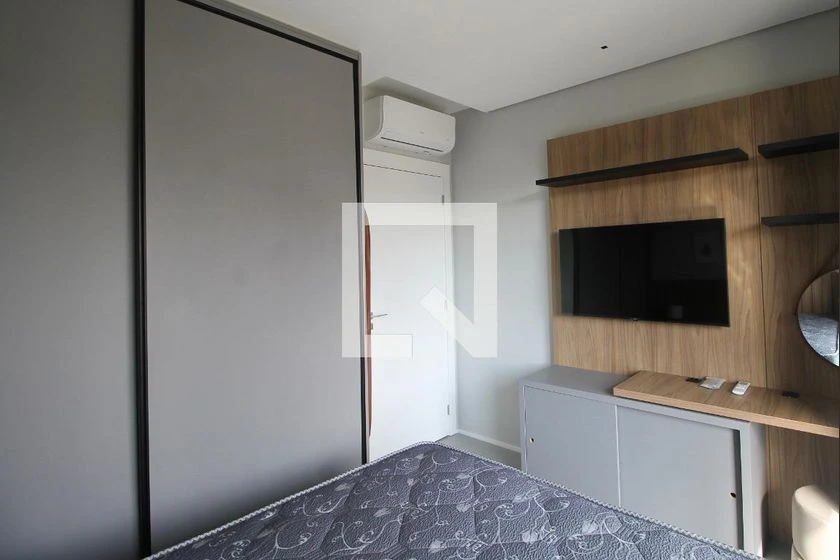 Furnished 1-bedroom apartment with private BBQ — photo 9