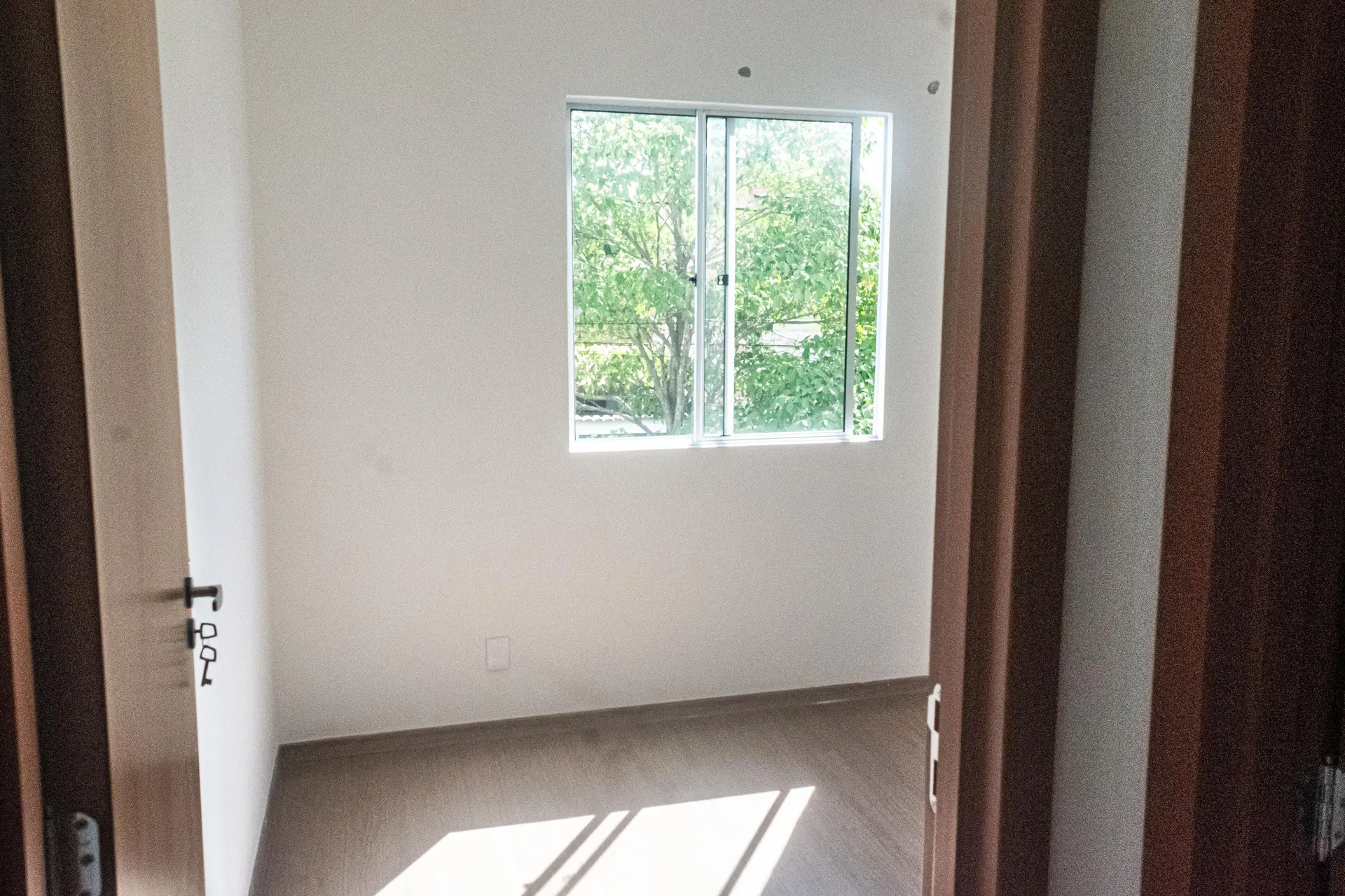 Apartamento sin muebles con 2 habitaciones y jardín privado — photo 37