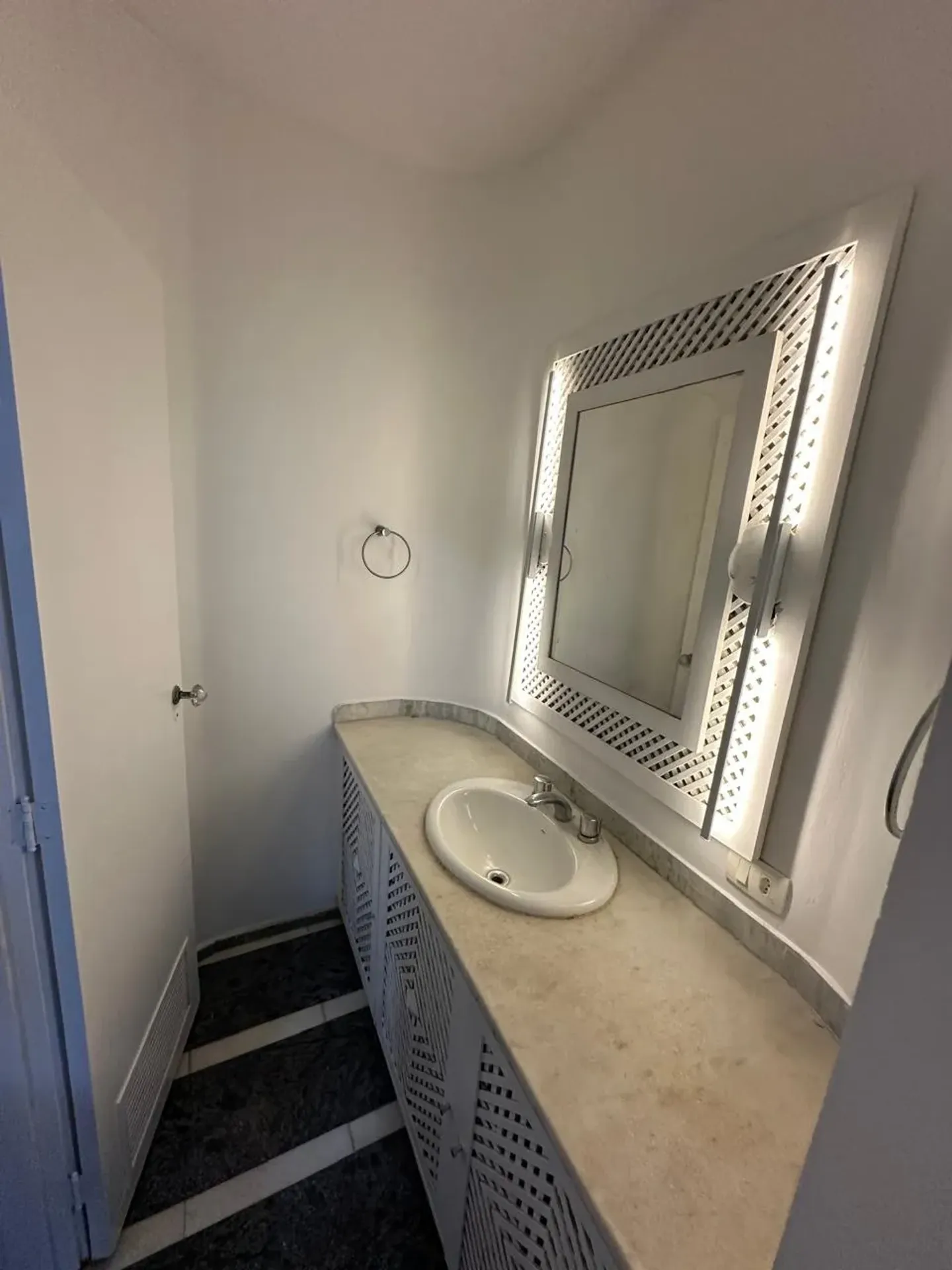 3-bedroom apartment with 4 bathrooms and 1 parking space — photo 20