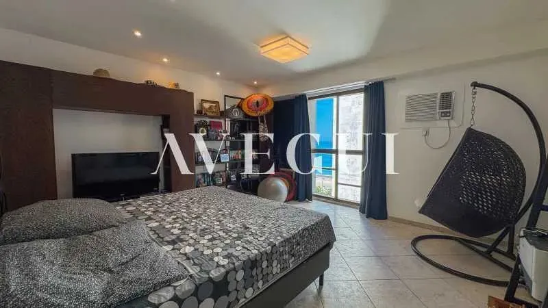 250 m² apartment with 4 bedrooms and 3 parking spots — photo 6