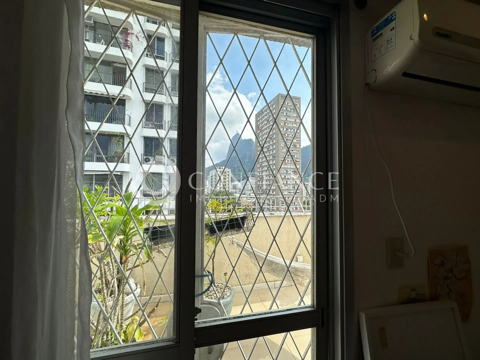 Furnished apartment with a real desk and 3 bedrooms — photo 27