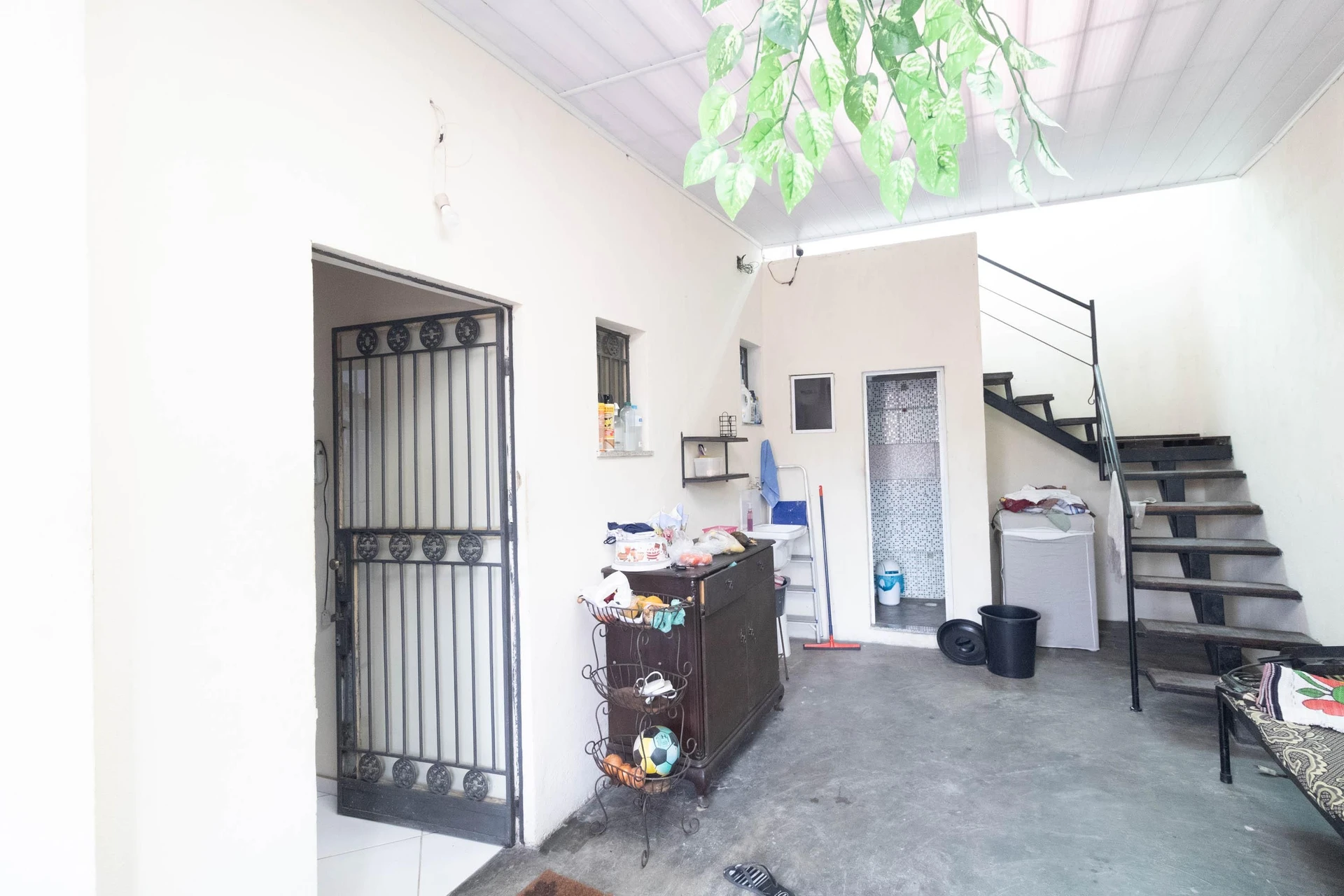 Furnished house with 1 bedroom and 1 bath plus parking — photo 17