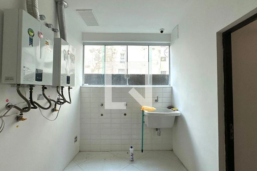 Unfurnished 260 m² apartment with 4 en-suite bedrooms — photo 49