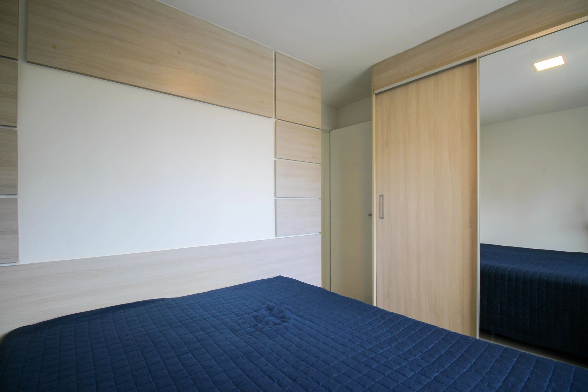 Apartamento mobiliado com 2 quartos e varanda envidraçada — photo 3