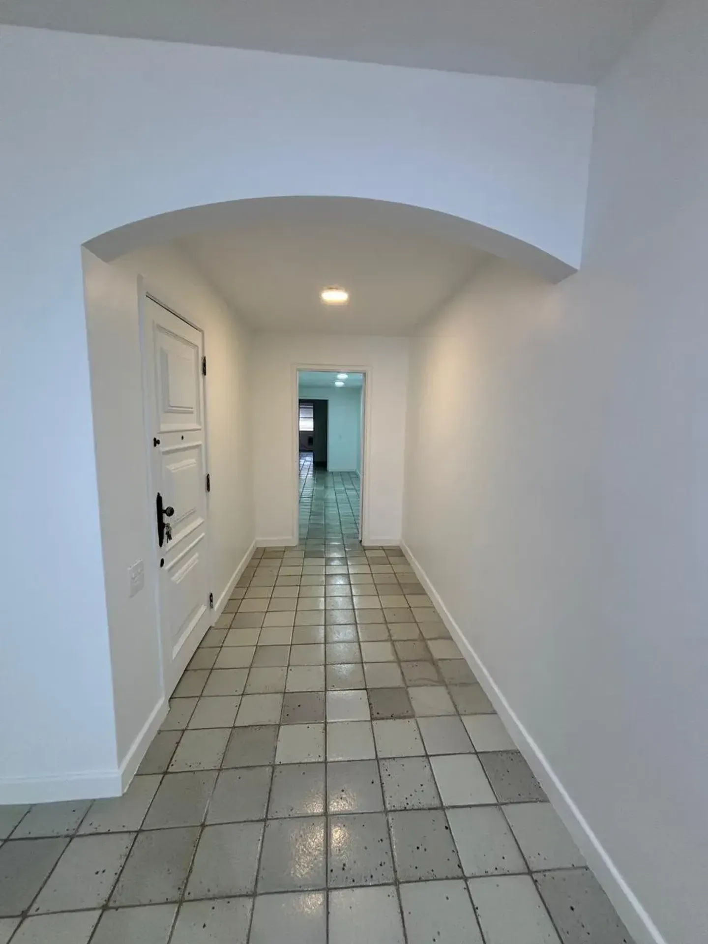 Apartment, 280 m², with a water view — photo 14