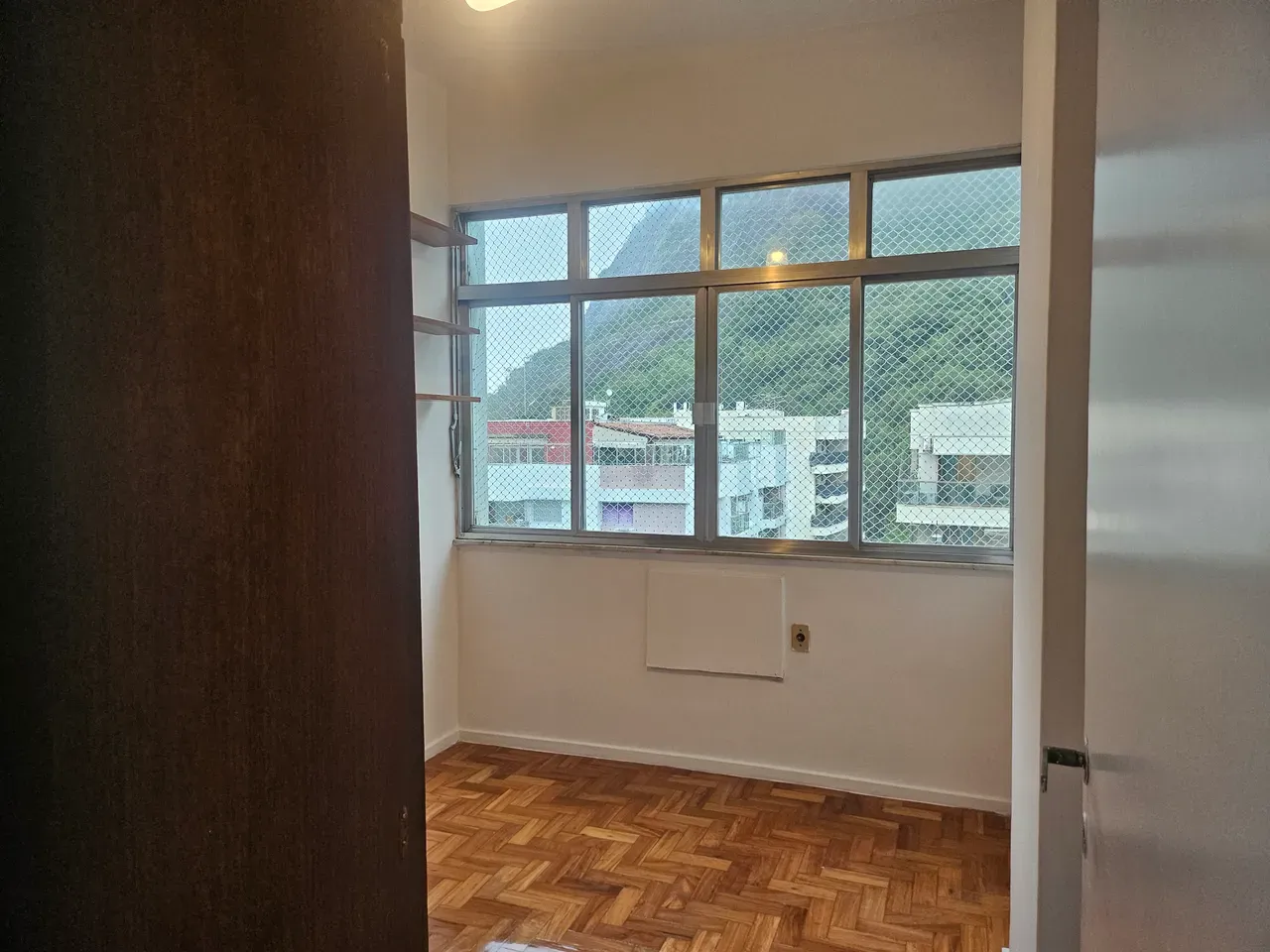 Apartamento no 10º andar com vista para as montanhas — photo 2