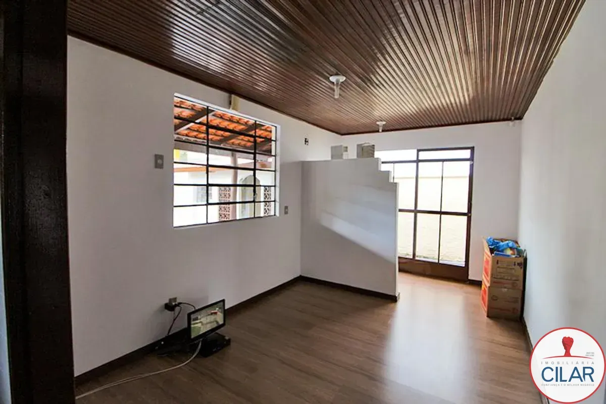Unfurnished commercial rental house with 120 m²
