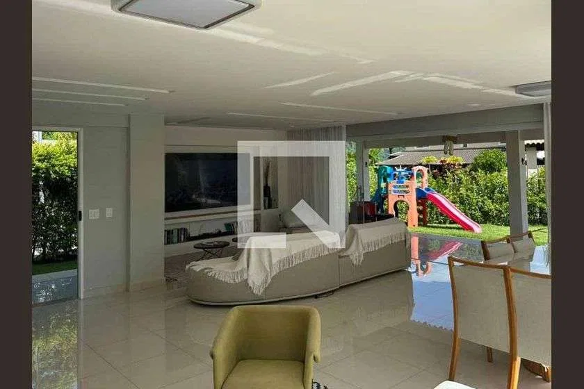 Floor-to-ceiling windows in a 6-bedroom house, 290 m² — photo 12