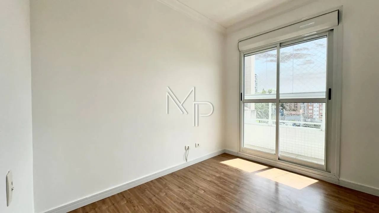 3-bedroom apartment with a grill on the balcony — photo 31