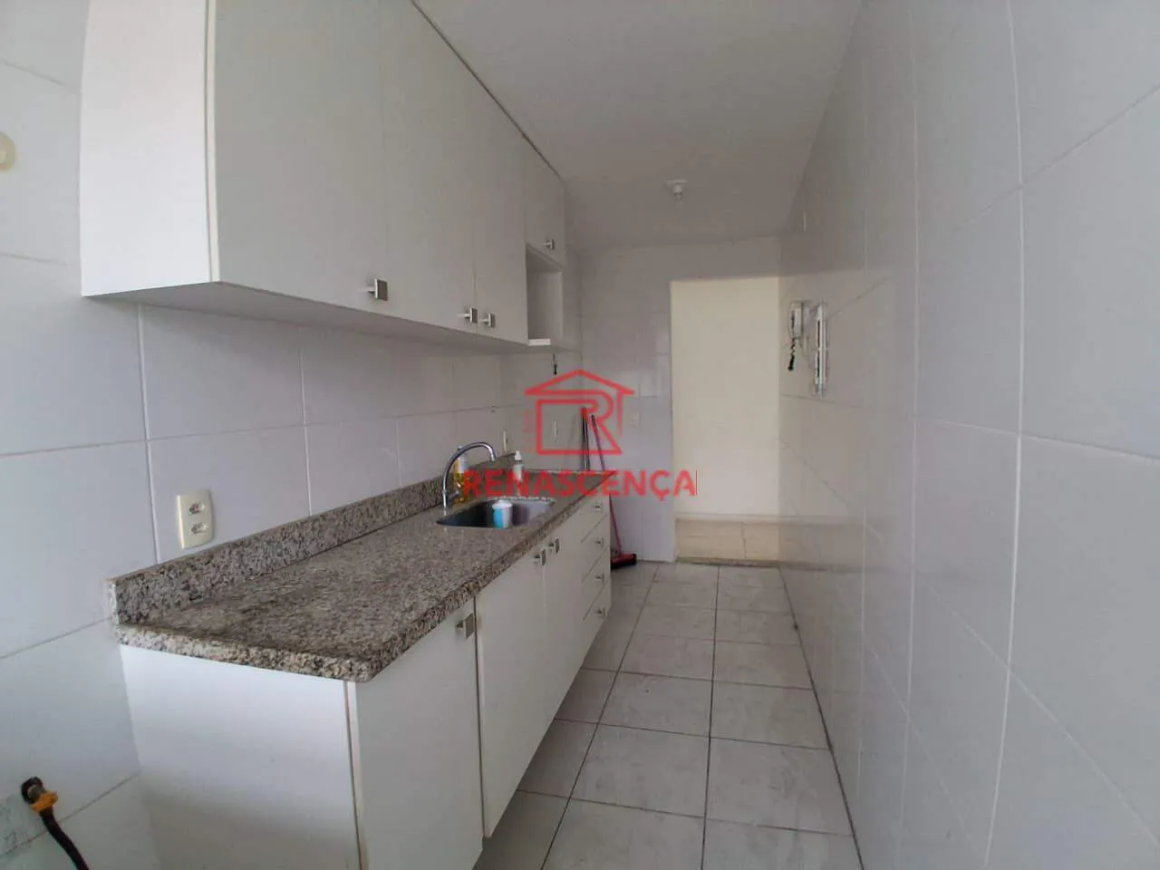 Apartamento de 2 dormitorios con vistas a la ciudad y montañas — photo 13