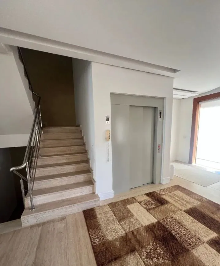 Casa mobiliada com 6 quartos e 6 banheiros e cozinha aberta — photo 15