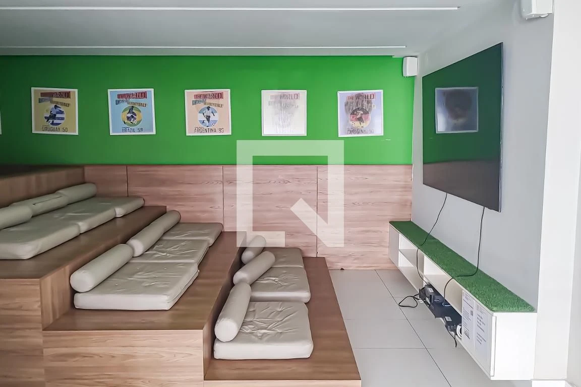 Walk-in closet in a 3-bedroom apartment, 130 m² — photo 60