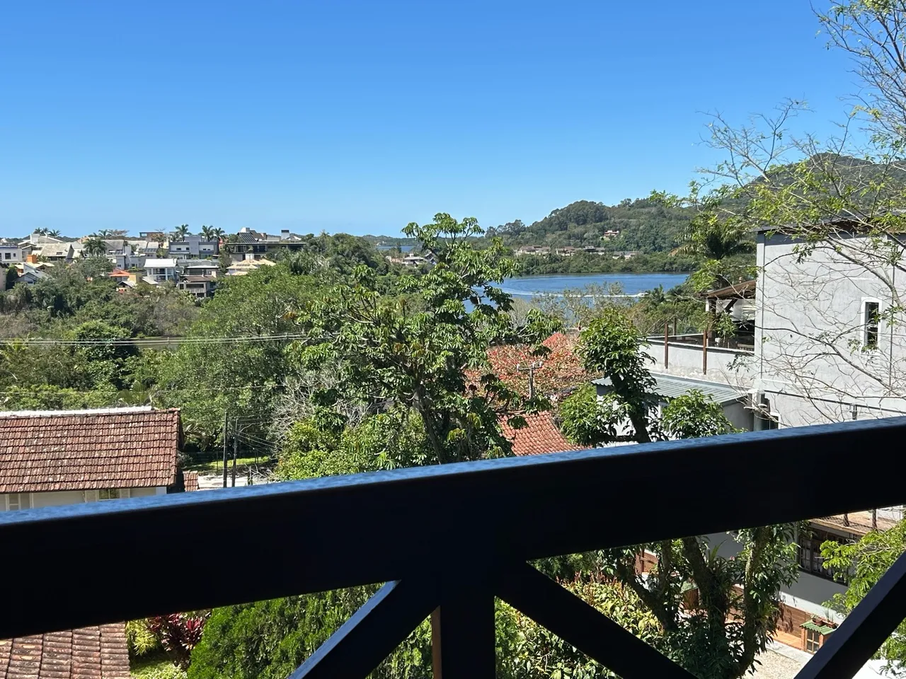 2-bedroom apartment with a water view in Florianópolis — photo 16