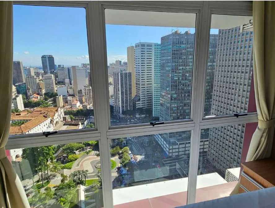 Furnished studio, 40 m², with floor-to-ceiling windows — photo 5
