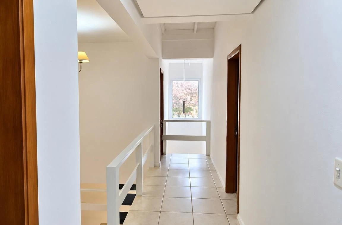 House, 207 m², with a water view — photo 47