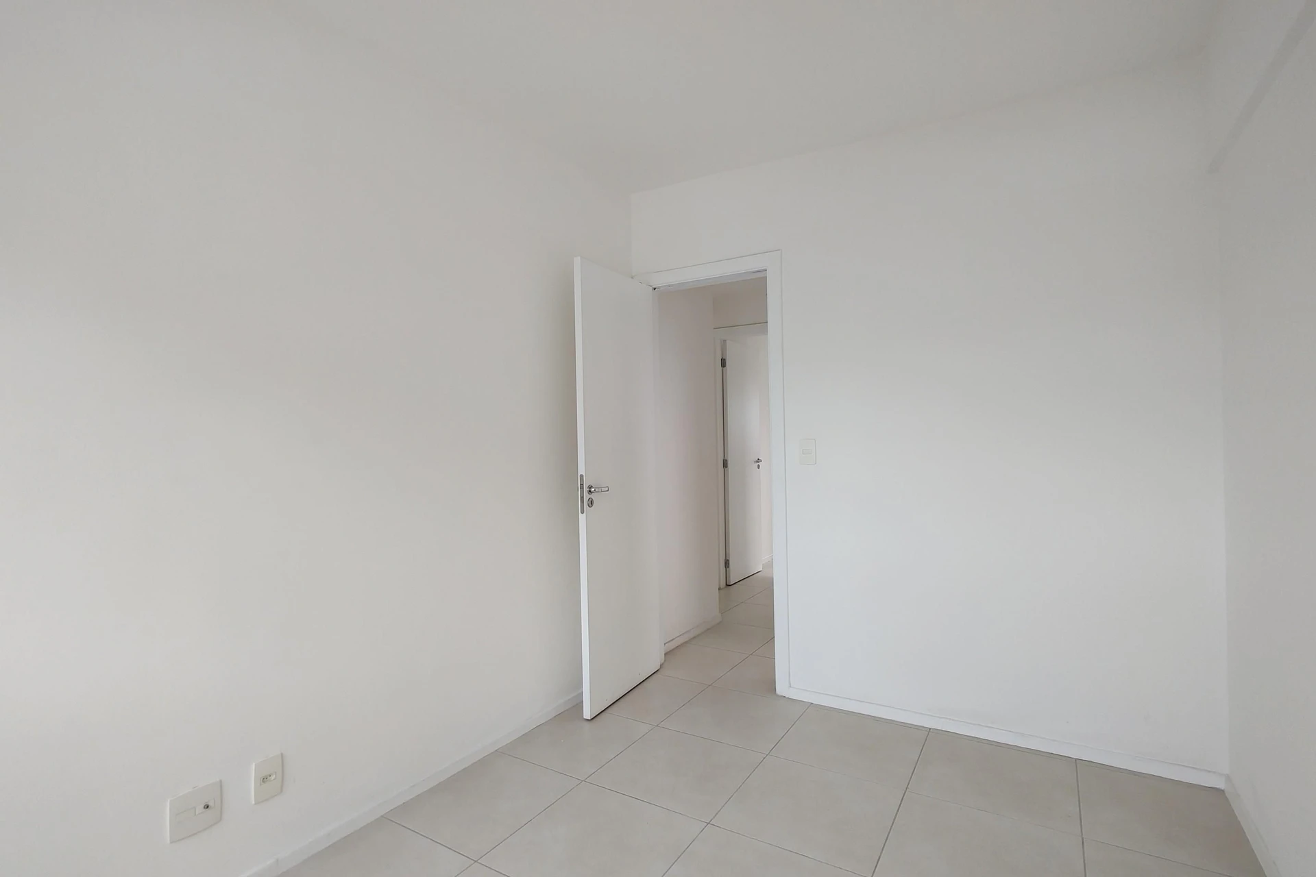 2-bedroom apartment with 1 en-suite and balcony — photo 39