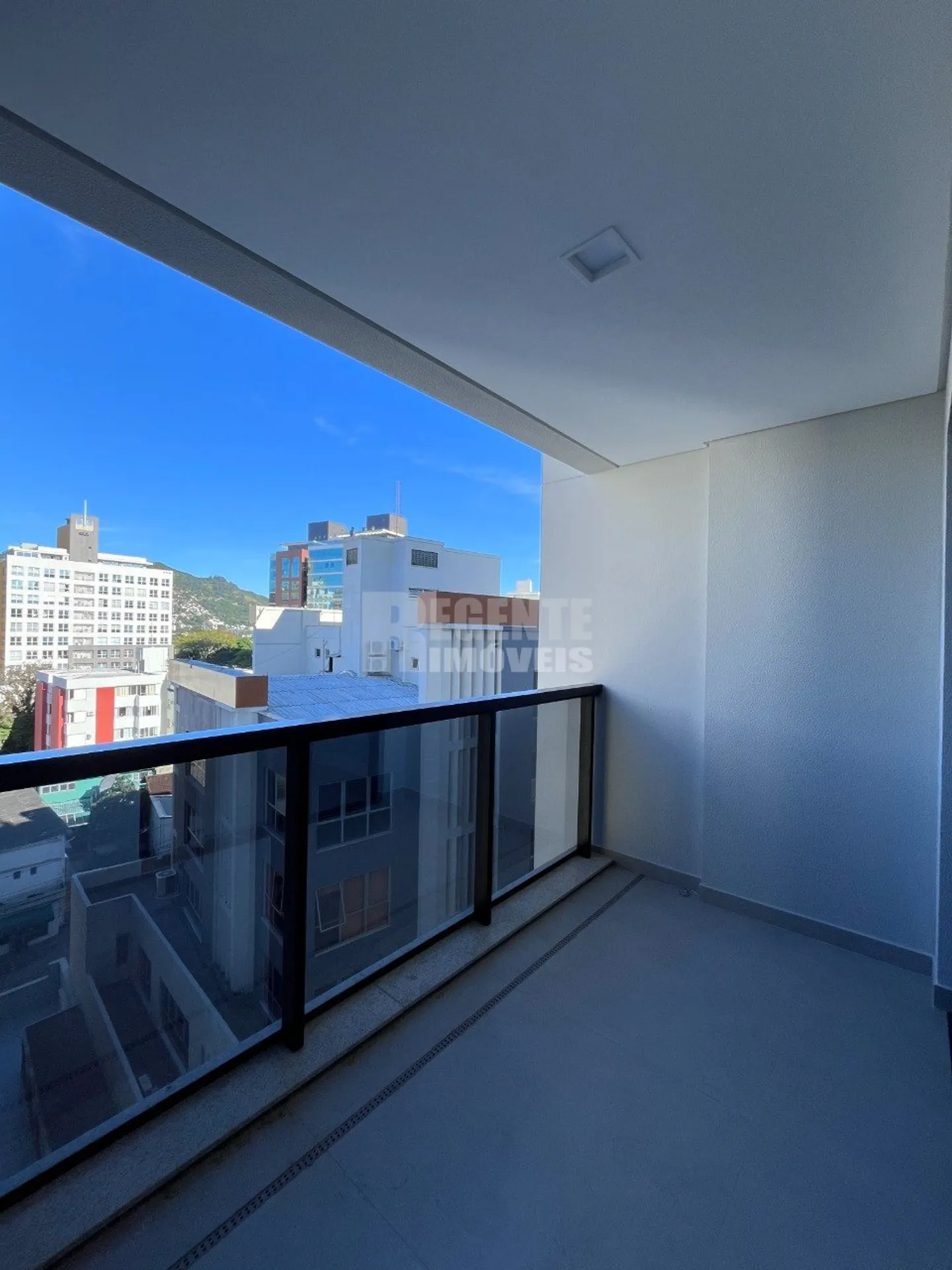 Apartamento amueblado de 2 dormitorios con balcón — photo 6